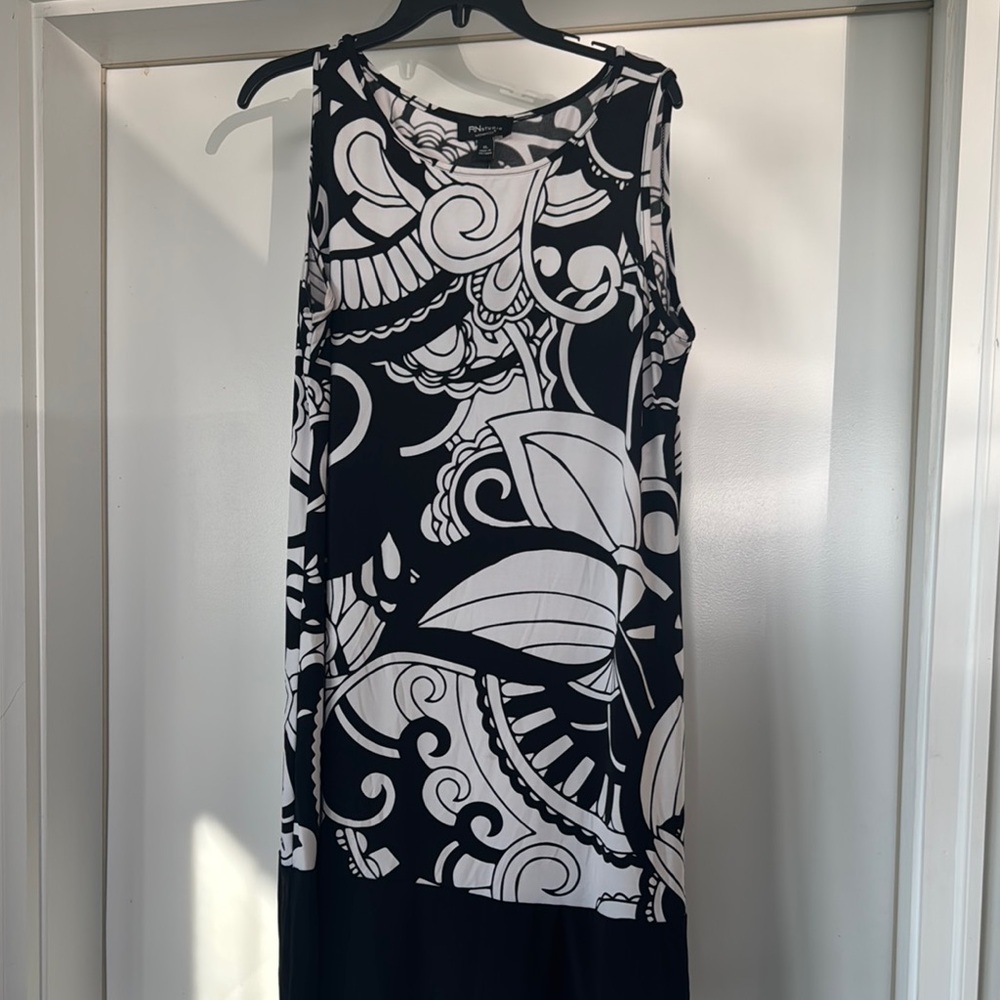 Ronni Nicole Black and White Floral Midi Dress